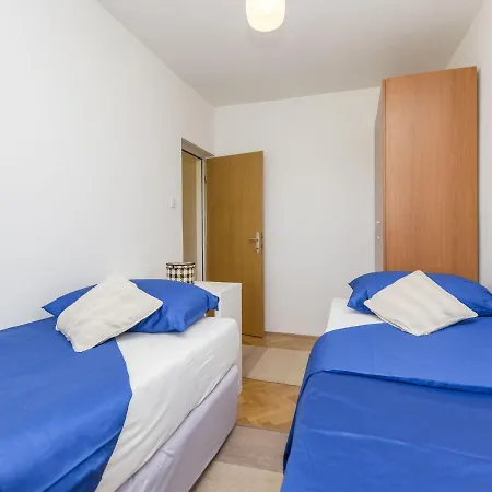 Apartamento Alluring In Labin With Garden